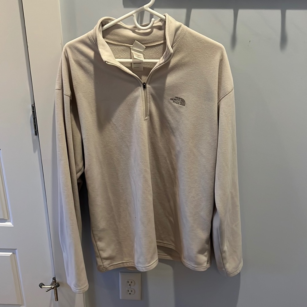 Light north face sweatshirt large only worn a couple of times